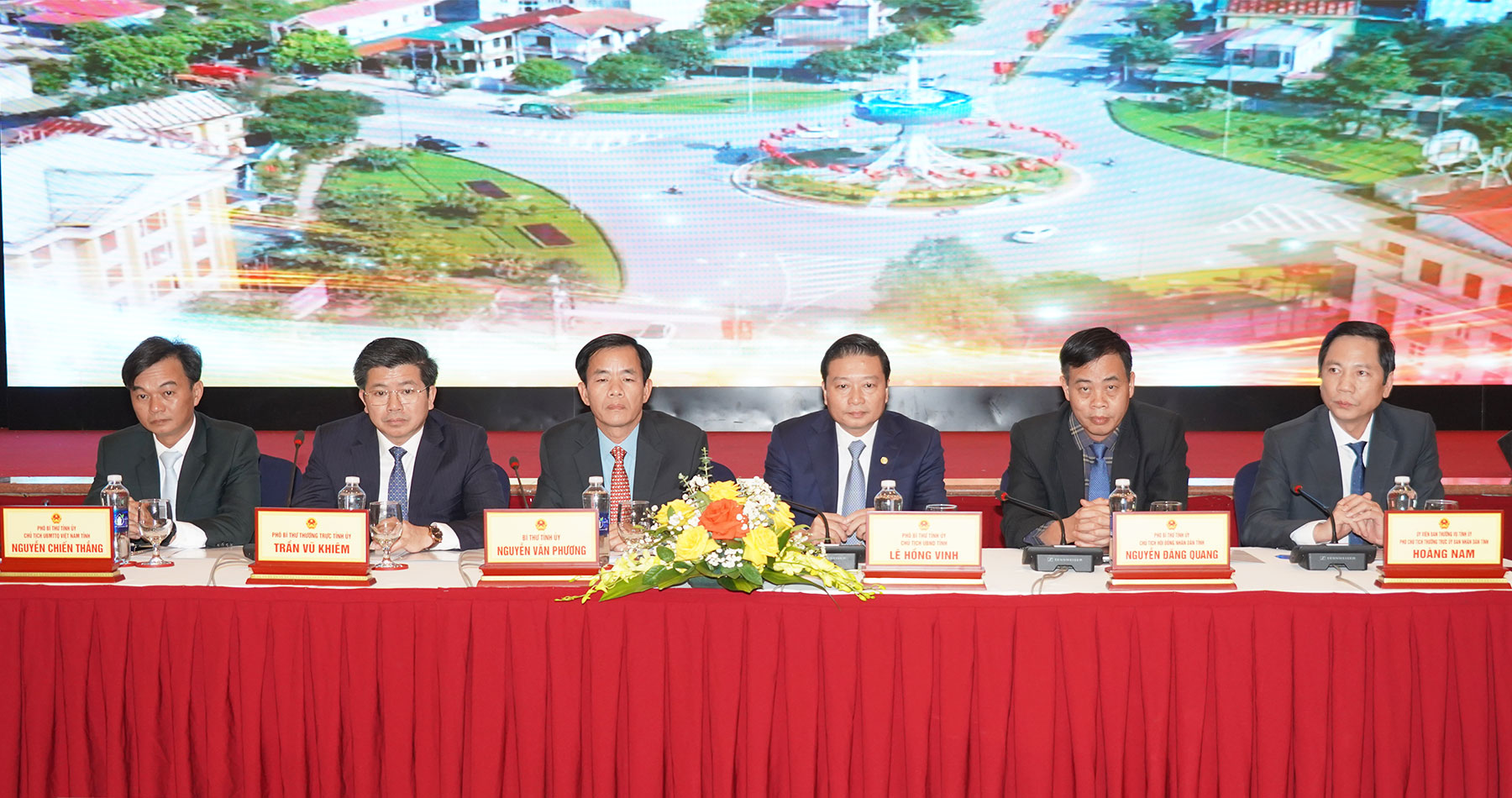 (Video) Bản tin hoạt động nổi bật của lãnh đạo UBND tỉnh trong tuần (từ 12/01 - 16/01/2026)