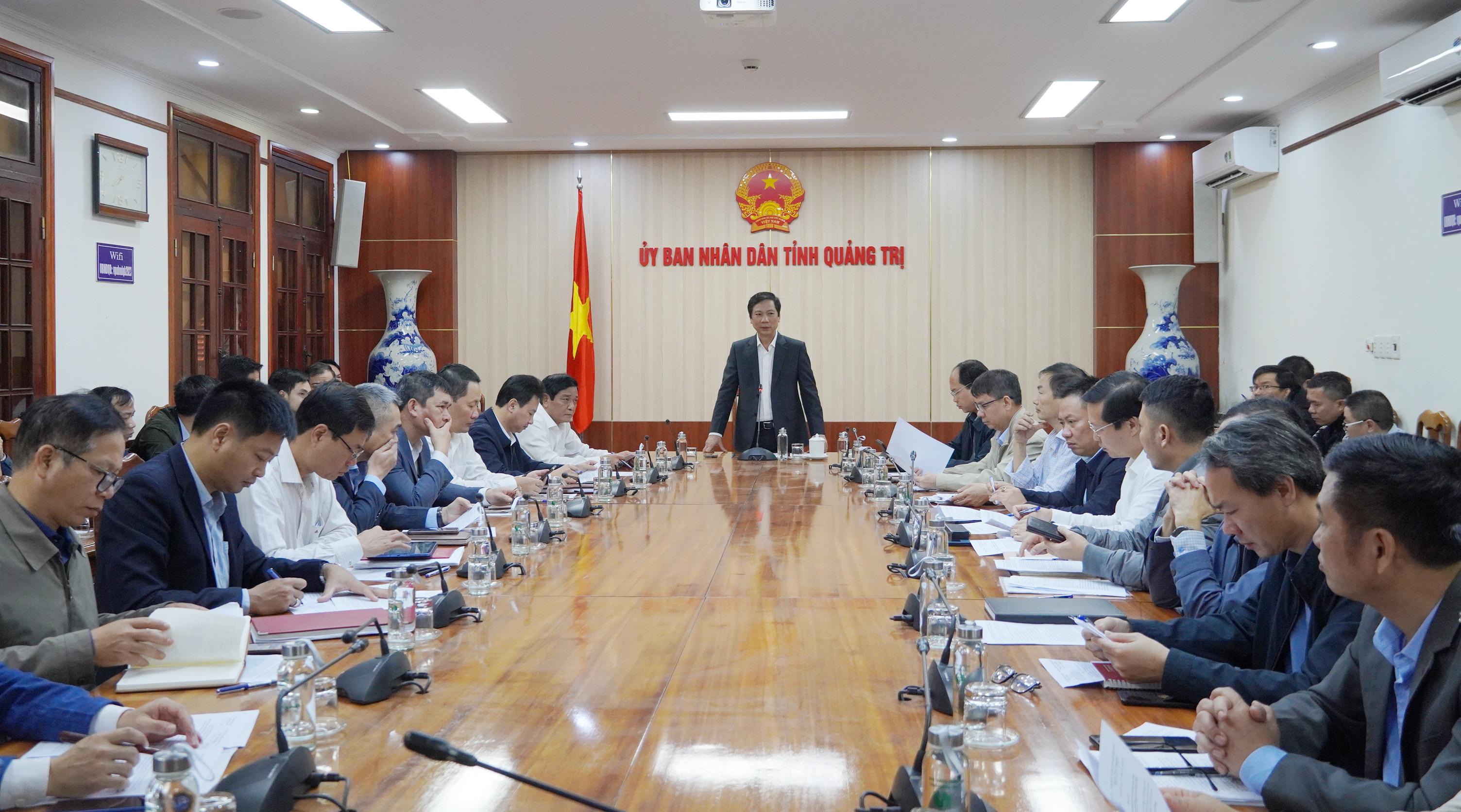 Tập trung giải quyết dứt điểm các tồn đọng trong công tác giải phóng mặt bằng, bảo đảm triển khai công trình đường bộ cao tốc Bắc - Nam đoạn qua tỉnh Quảng Trị đúng tiến độ đề ra