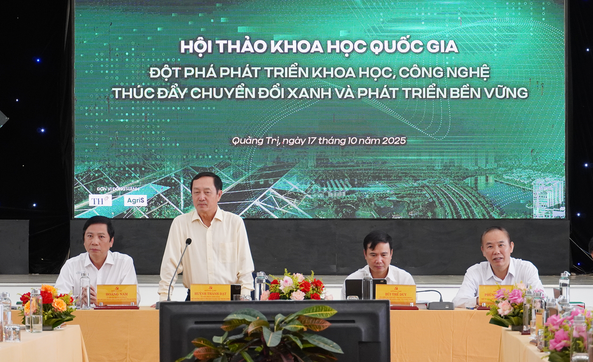 Hội thảo khoa học Quốc gia “Đột phá phát triển khoa học, công nghệ thúc đẩy chuyển đổi xanh và phát triển bền vững”